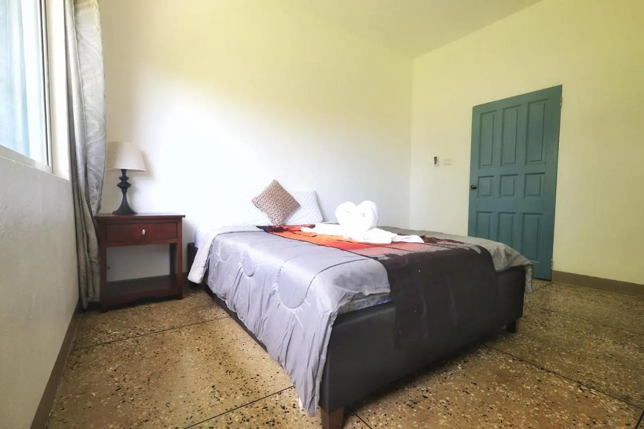 Inviting 3-Bed Apt In Whim Estate- Nearscarborough Apartment