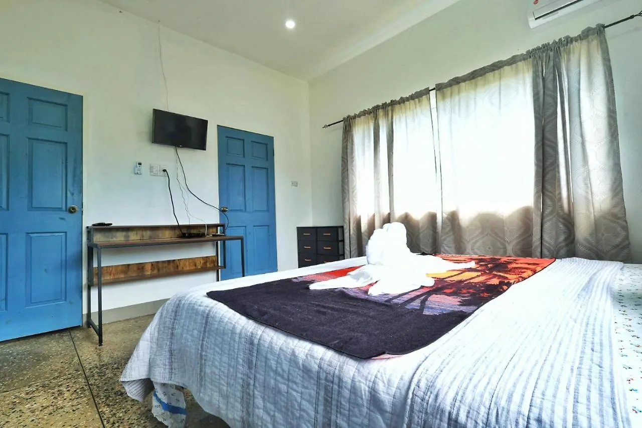 Inviting 3-Bed Apt In Whim Estate- Nearscarborough 0*, Scarborough Trinidad And Tobago